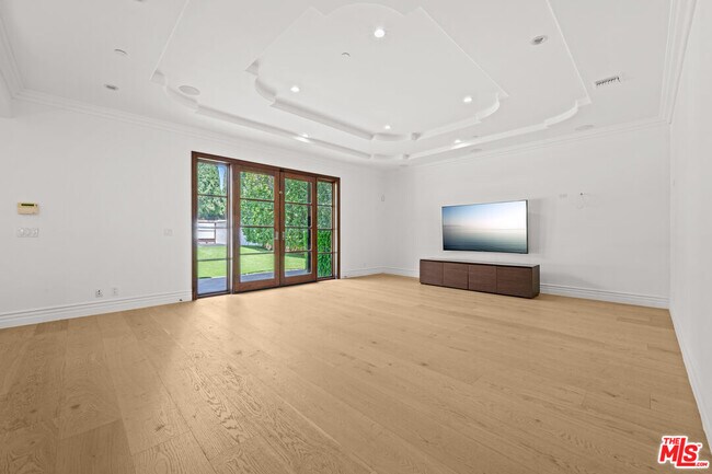 Building Photo - 119 N Maple Dr