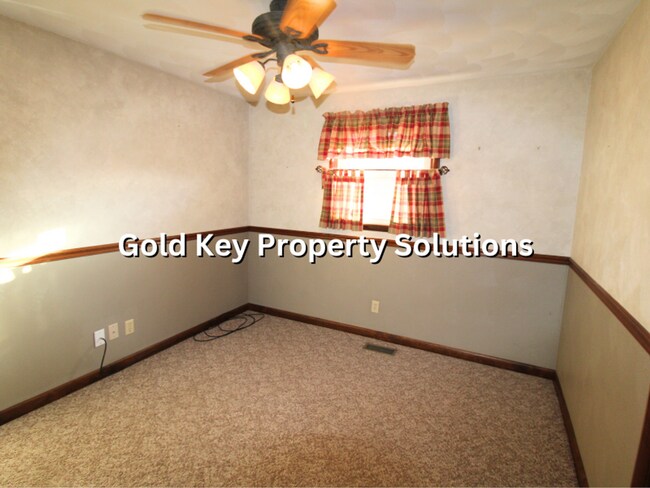 Building Photo - ALEXANDRIA 3 BR 2 FULL BA House in Beautif...