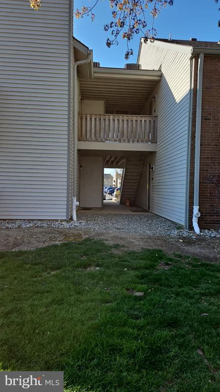 Building Photo - 909 Ravens Crest Dr