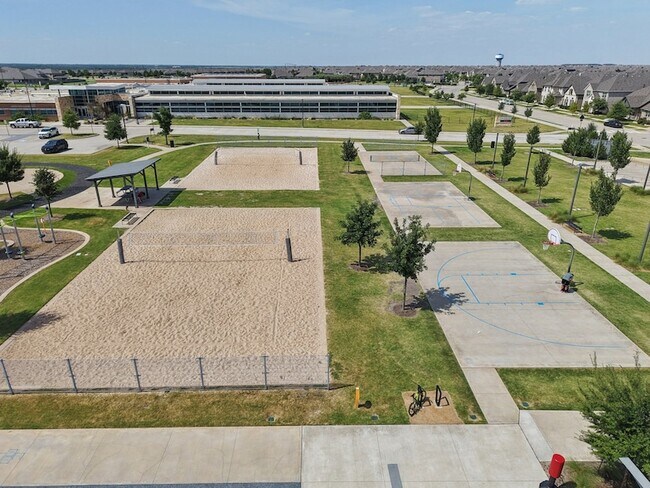 Building Photo - 847 Longbranch Way