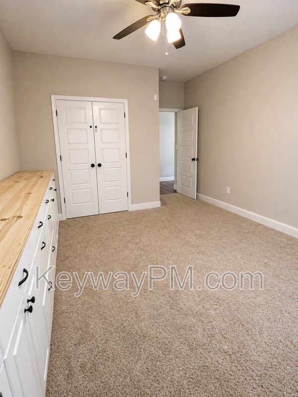 Building Photo - 620 Turtle Crk Ln