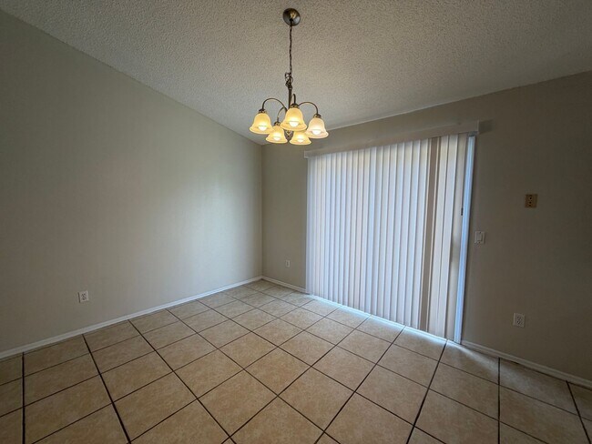 Building Photo - 73 Olive Dr