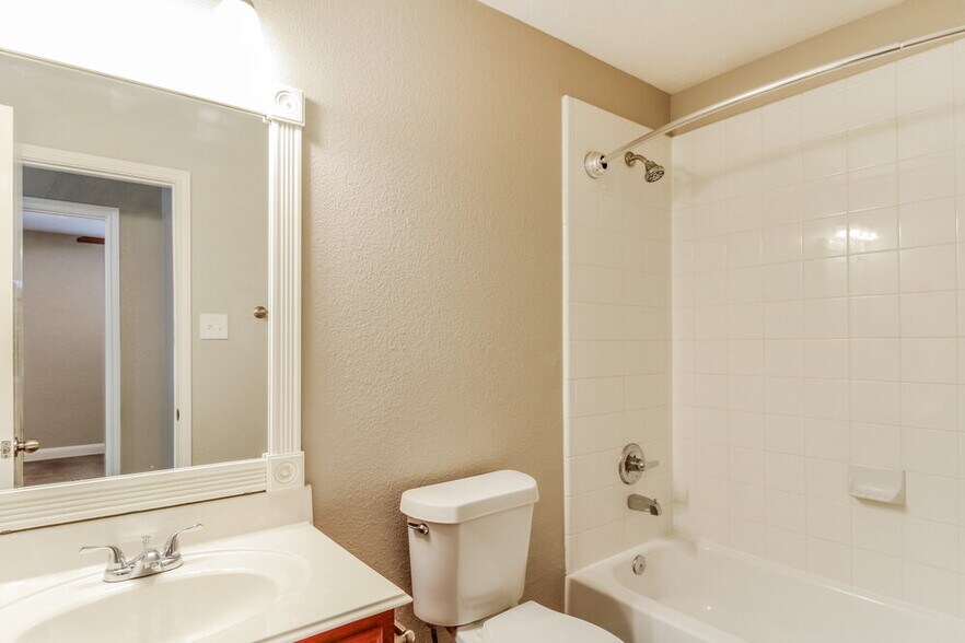 Building Photo - 7807 Pasture Spring Ln