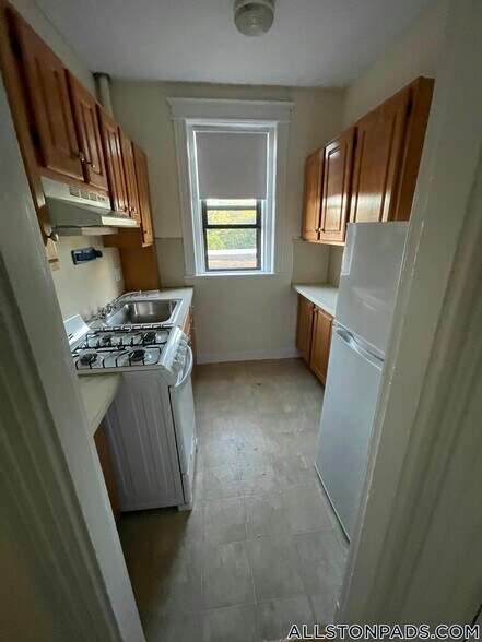 Building Photo - 1152 Commonwealth Ave