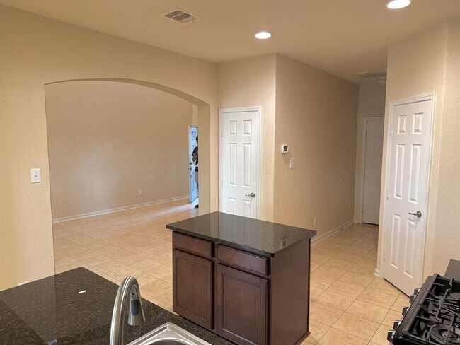 Building Photo - 3942 Calgary Cir
