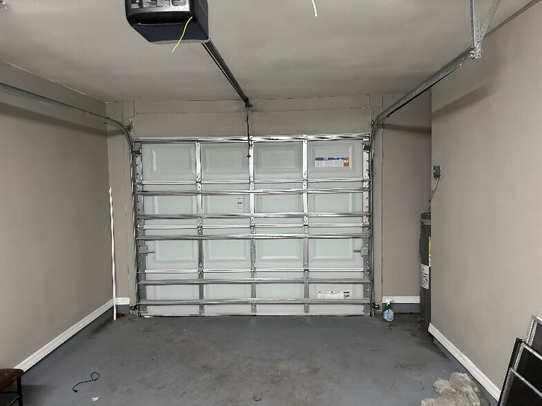 Building Photo - 1552 Baker St NE