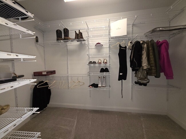 Building Photo - Resort Living At It's Finest in Foxland Harbor