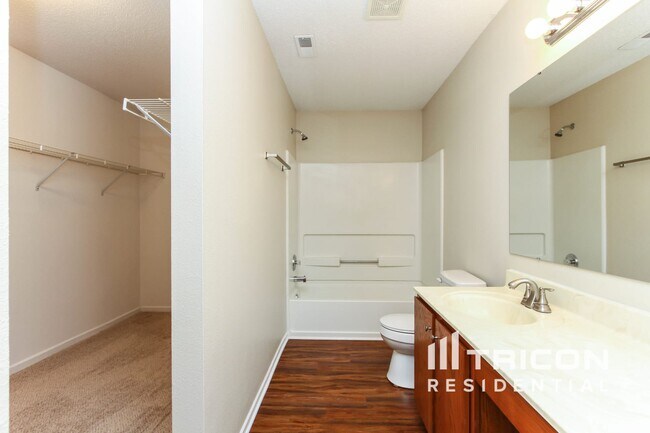 Building Photo - 10396 Waverly Dr