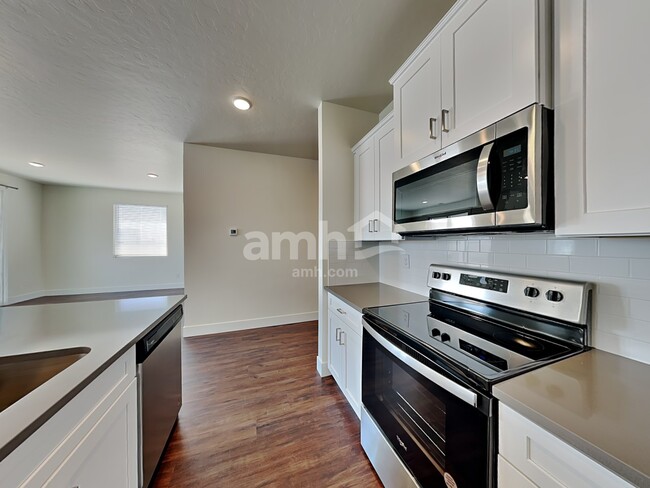 Building Photo - 9492 W Shumard St