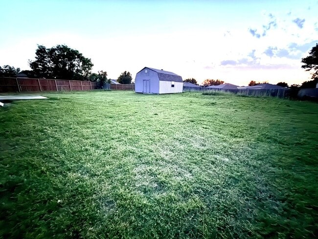 Building Photo - 1634 Red Oak Trail