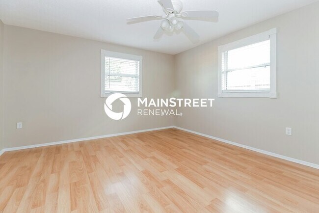 Building Photo - 3 Bedroom Pet-Friendly Home in New Port Richey, FL with Main Street Renewal