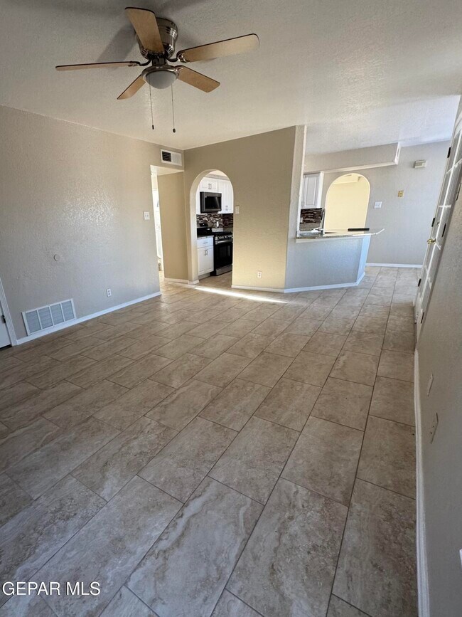 Building Photo - 1801 Garden Gate Way