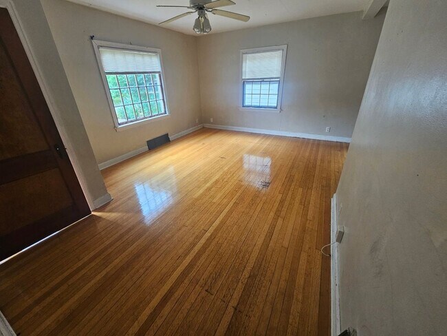 Building Photo - 5437 N Bethmaur Ln