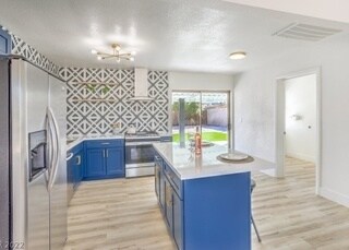 Kitchen - 908 Canosa Ave