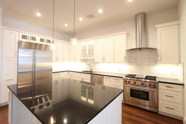 Building Photo - 500 Broadway