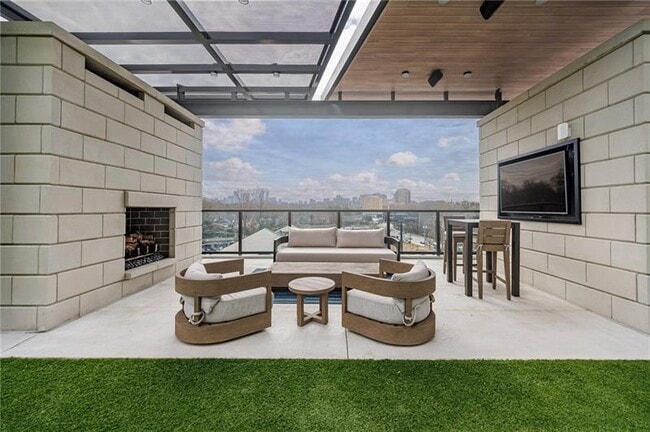 Building Photo - 2425 Peachtree Rd NE