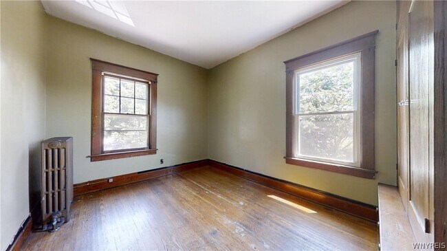 Building Photo - 425 Johnson St