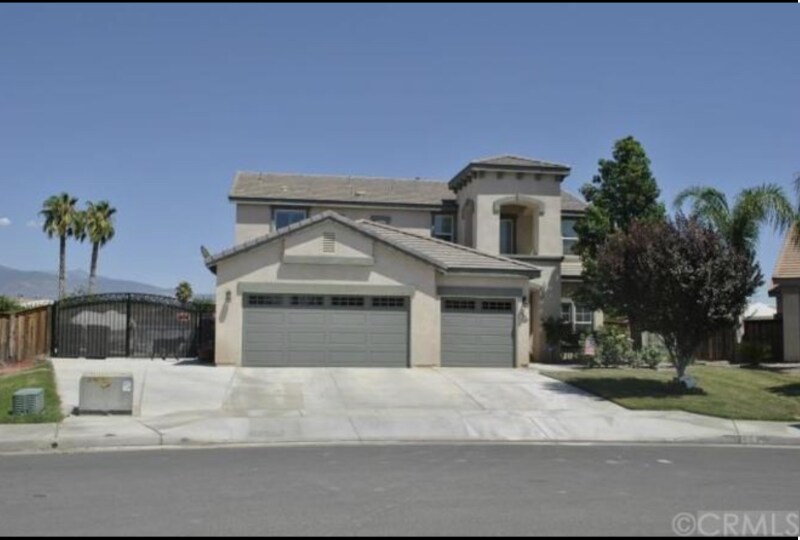 Building Photo - 806 Early Dawn Way