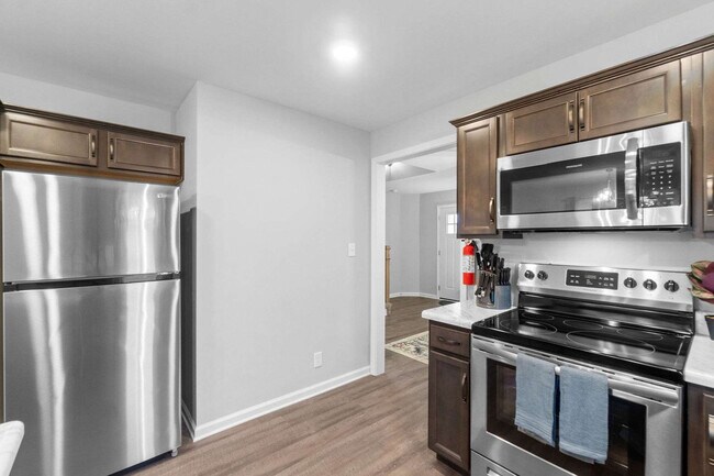 Building Photo - 863 Central Ave