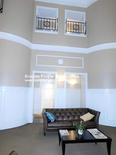 Building Photo - 416 Marlborough St