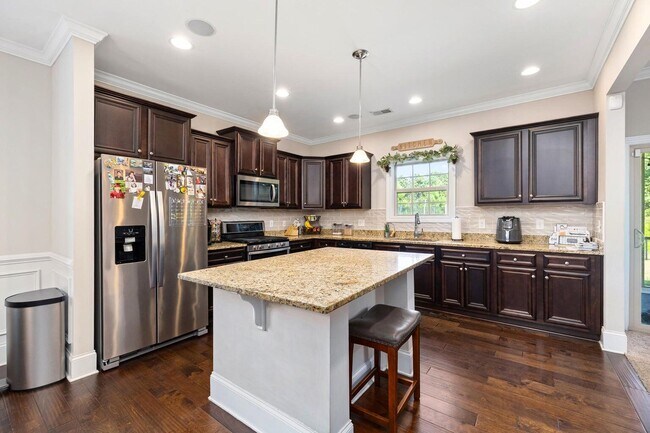 Building Photo - 575 Curlew Cir