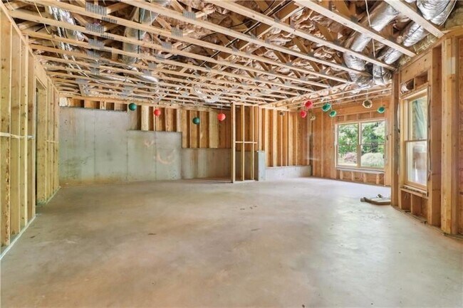 Building Photo - 211 Mount Vernon Hwy