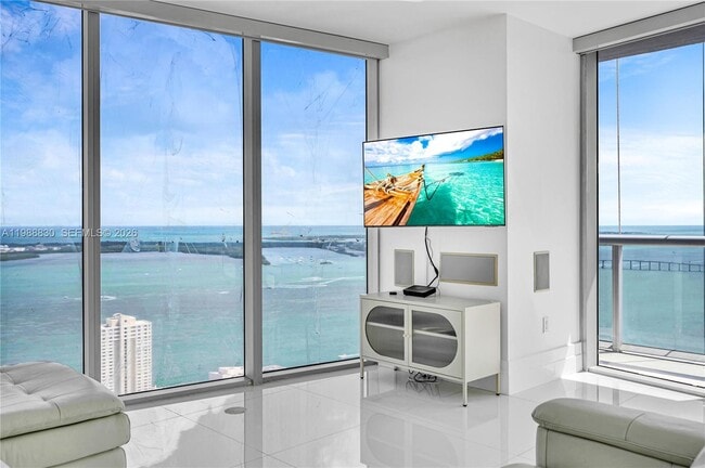 Building Photo - 495 Brickell Ave