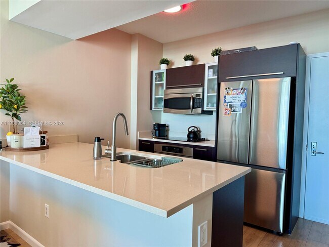 Building Photo - 333 NE 24th St