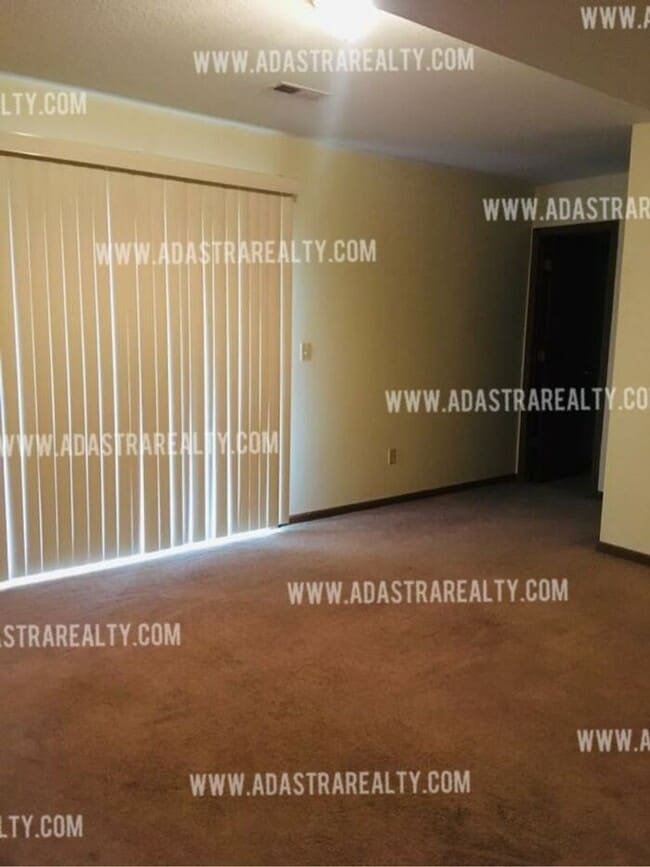 Building Photo - Spacious Platte City Duplex-Coming SOON!!