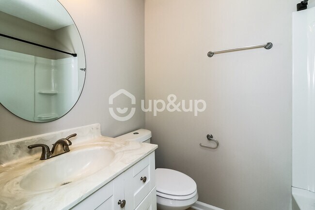 Building Photo - Fantastic 2bd/2.5ba home! Let yourself in!