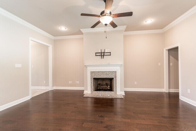 Building Photo - Beautiful 3 bed/2 bath home in Willow Heights