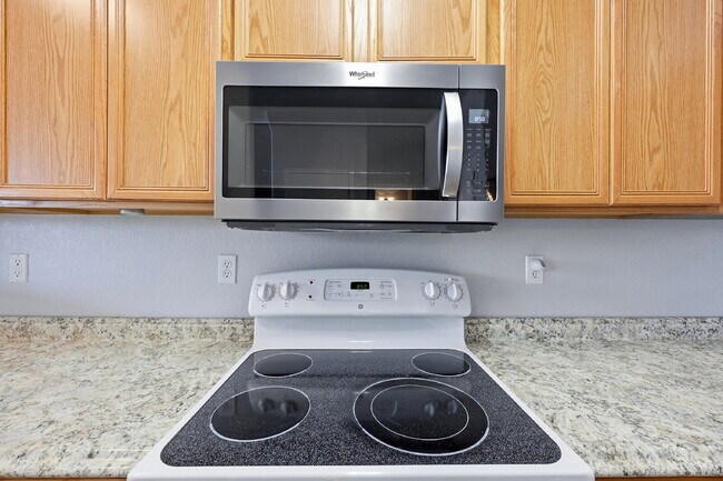 Building Photo - $1,945.95 - 2 Bed, 2.5 Bath Townhome in Colorado Springs with Attached Garage!