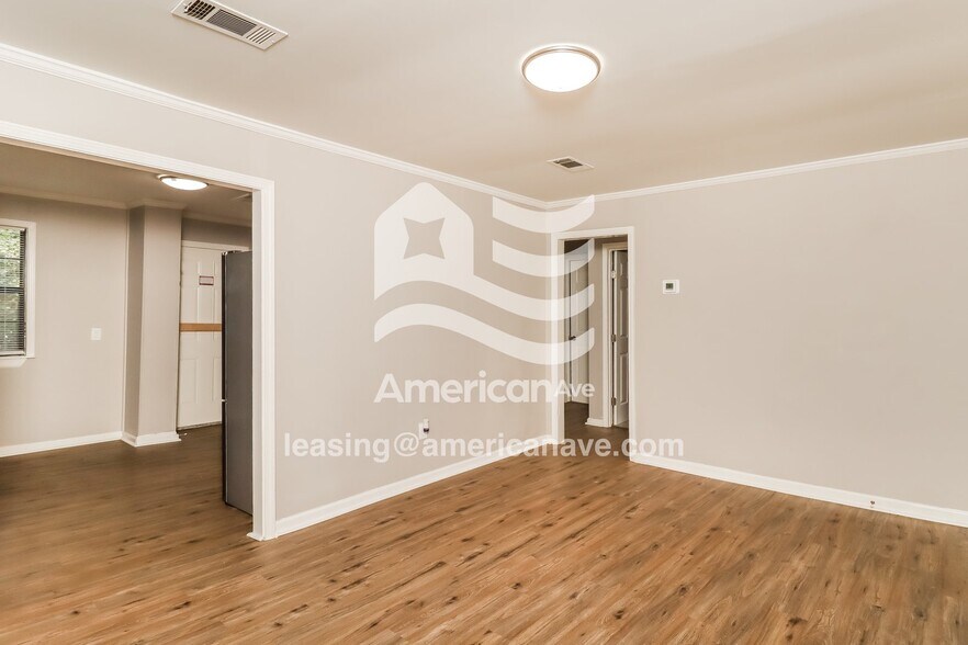 Building Photo - 3815 Newman Ave