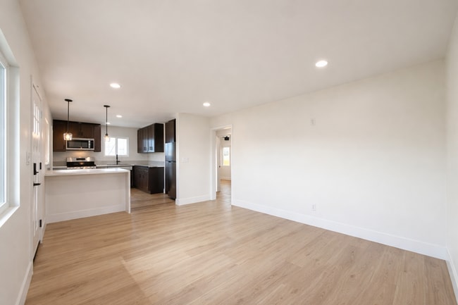 Building Photo - 1609-1611 Burton Street