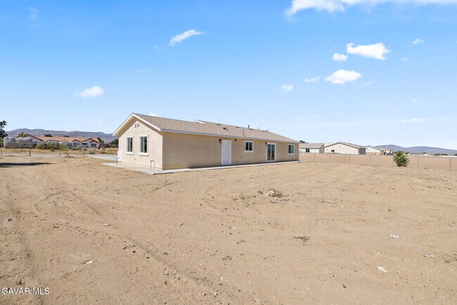 Building Photo - 627 E Ave S-8