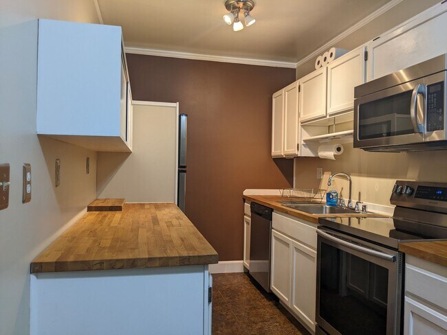 Primary Photo - Vintage Cap Hill Condo