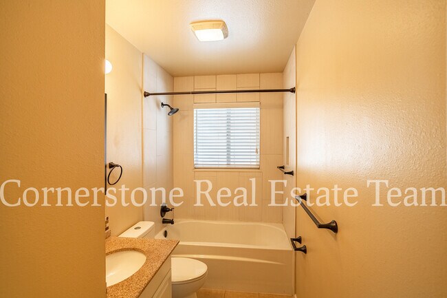 Building Photo - 692 Bridger Dr