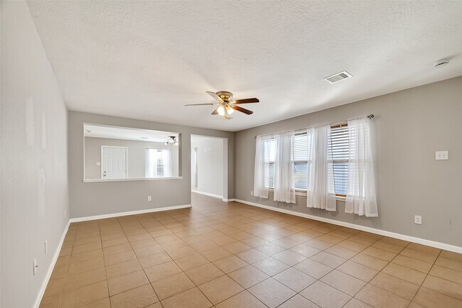 Building Photo - 2614 Skyview Crest Ct