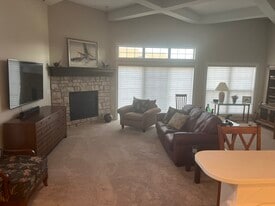 Building Photo - 1611 Belmont Ln