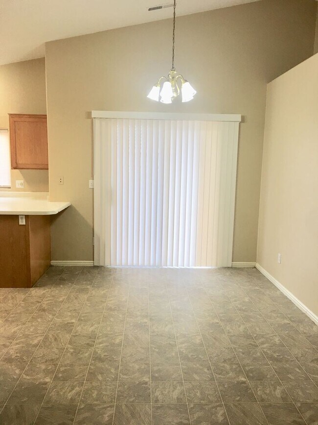 Building Photo - 1308 Millcreek Duplex