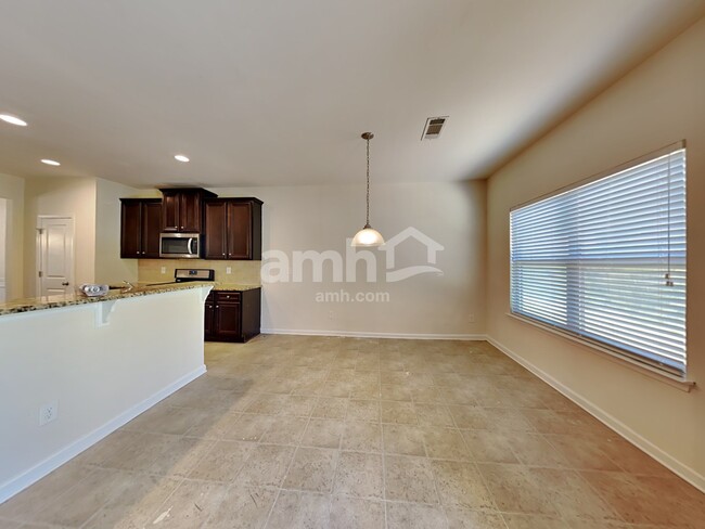 Building Photo - 525 Brickstone Way