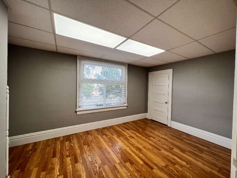 Building Photo - 1427 9th Ave