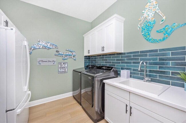 Building Photo - 18805 Valleta Ave