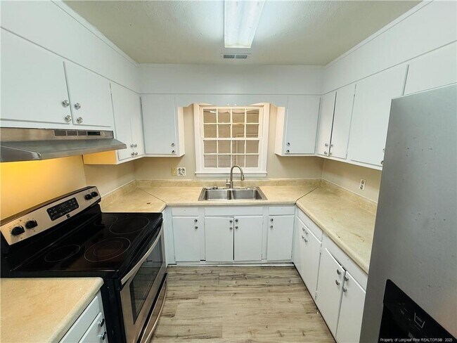 Building Photo - 5325 Trampas Ct