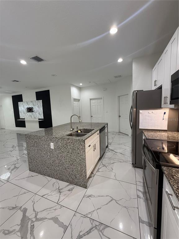 Building Photo - 310 Grape Ave