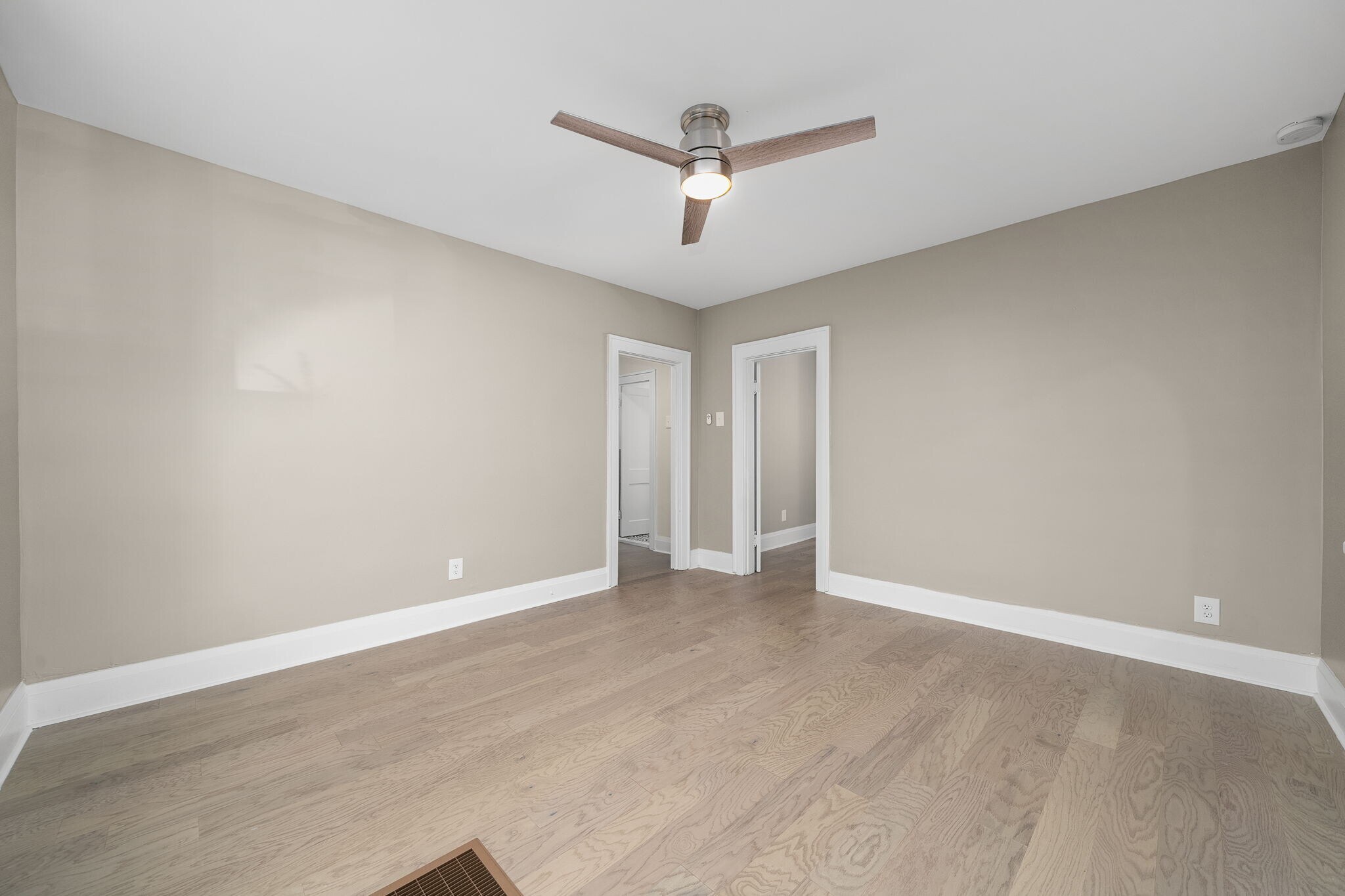 Building Photo - 5206 Nagel Ave