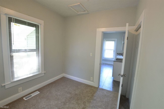 Building Photo - 3 br, 1 bath House - 3 Bedroom Near Butler