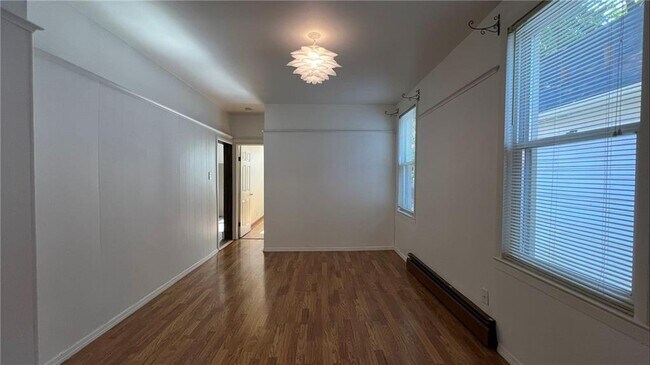 Building Photo - 350 Pelton Ave