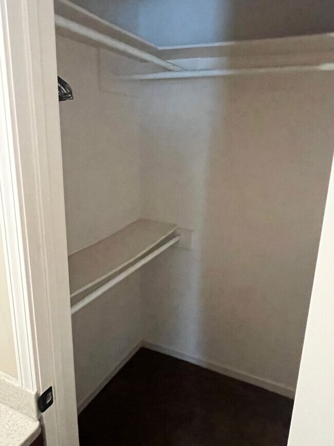 Building Photo - Country Living at it's best