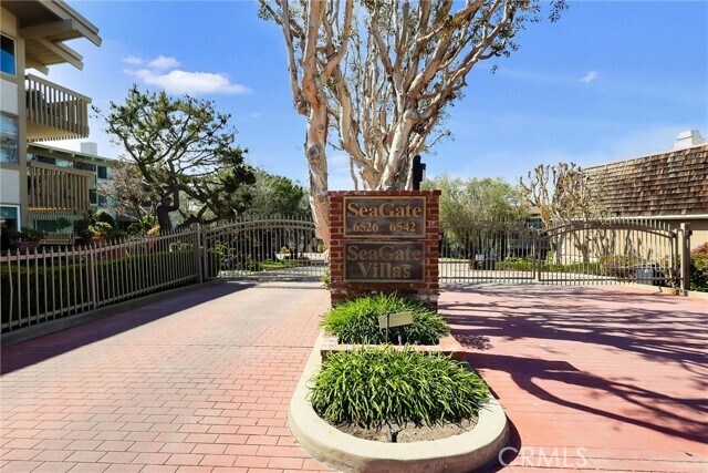 Building Photo - 6542 Ocean Crest Dr